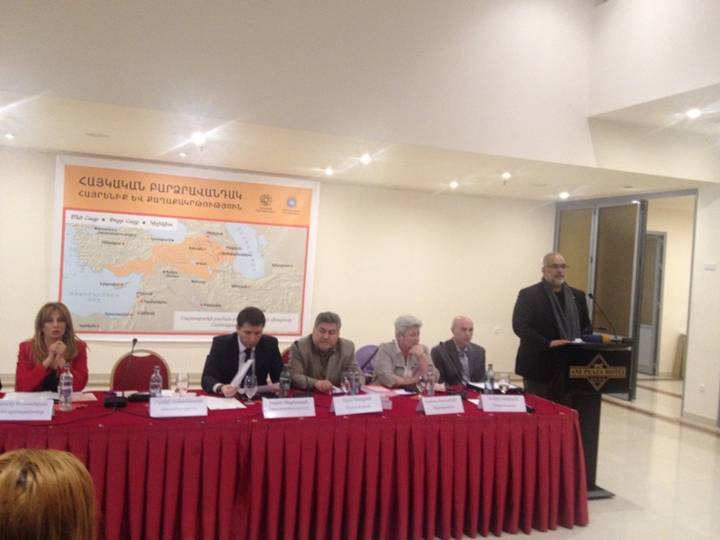 Հանրային քննարկման թեման Զարուհի Փոստանջյանի հեղինակած նախագիծն էր