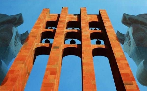 ԽԵՆԹԵՐՆ ԵՆ ԳՏՆՈՒՄ ՀՆԱՐ. Րաֆֆի Հովհաննիսյան